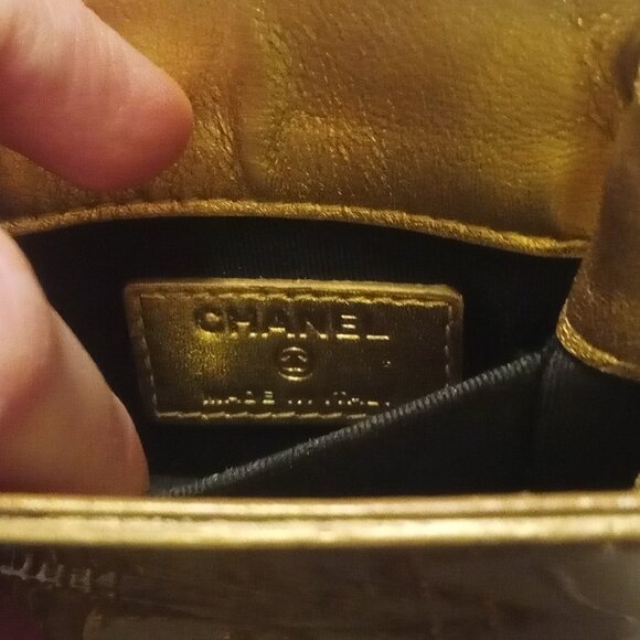 Chanel Gold Patent Leather Interlocking CC Crossbody - Picture 8 of 17